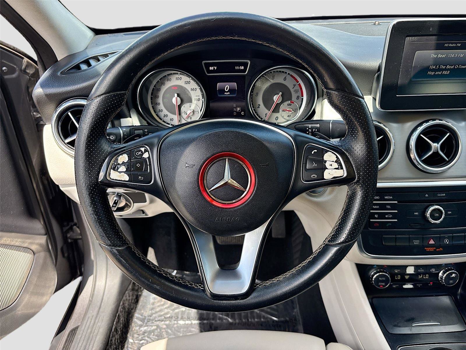 Used 2016 Mercedes-Benz GLA 250 image 11