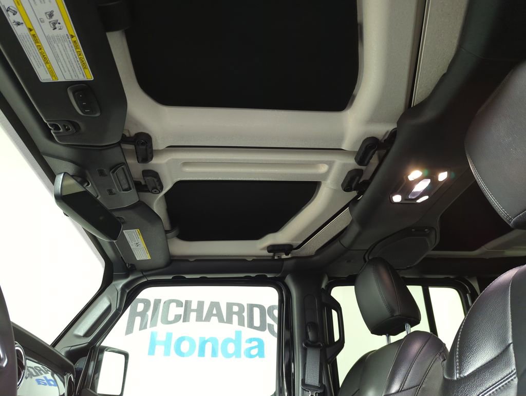 Used 2023 Jeep Wrangler Altitude image 16