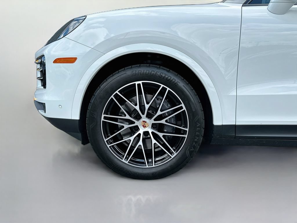 Certified 2026 Porsche Cayenne AWD/4WD image 33
