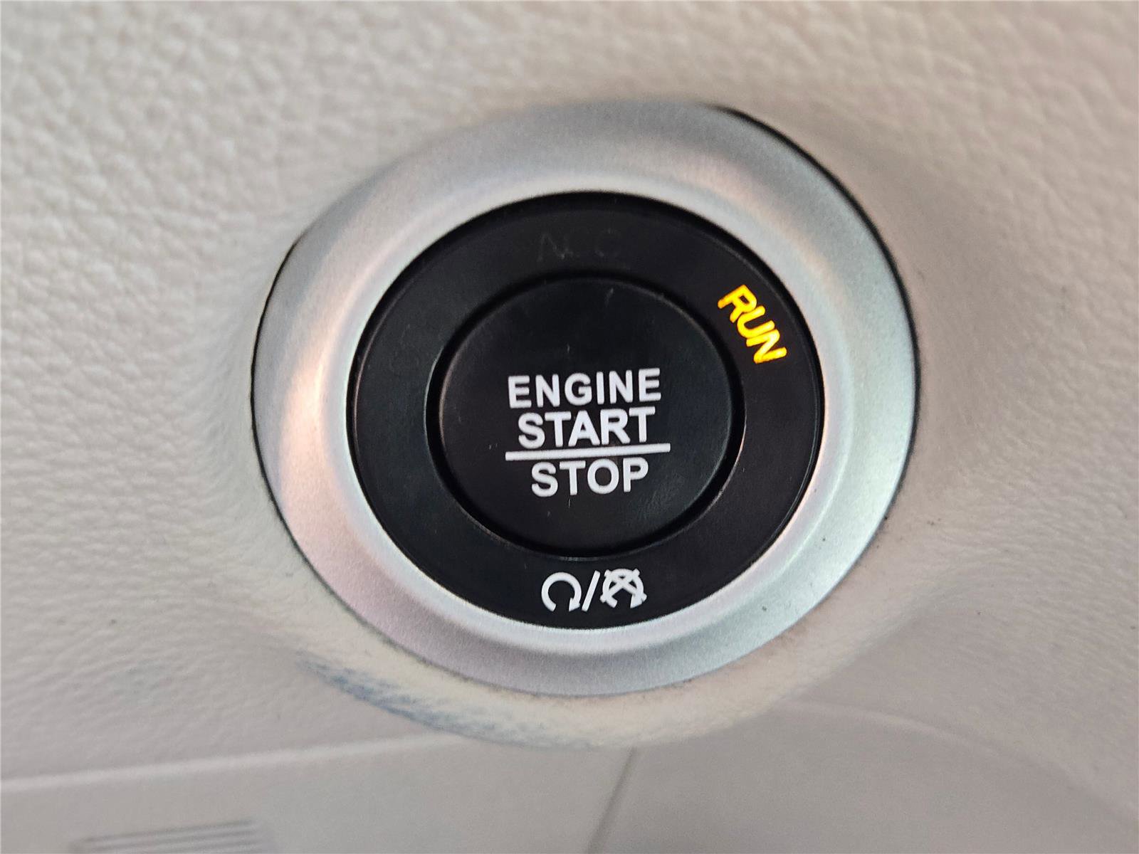 Used 2023 Chrysler Pacifica Touring-L image 29