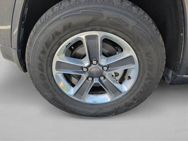 Used 2015 Jeep Grand Cherokee Overland AWD/4WD image 6