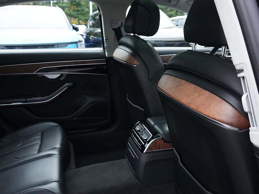 Used 2020 Audi A8 L 3.0T w/ Executive Package image 46