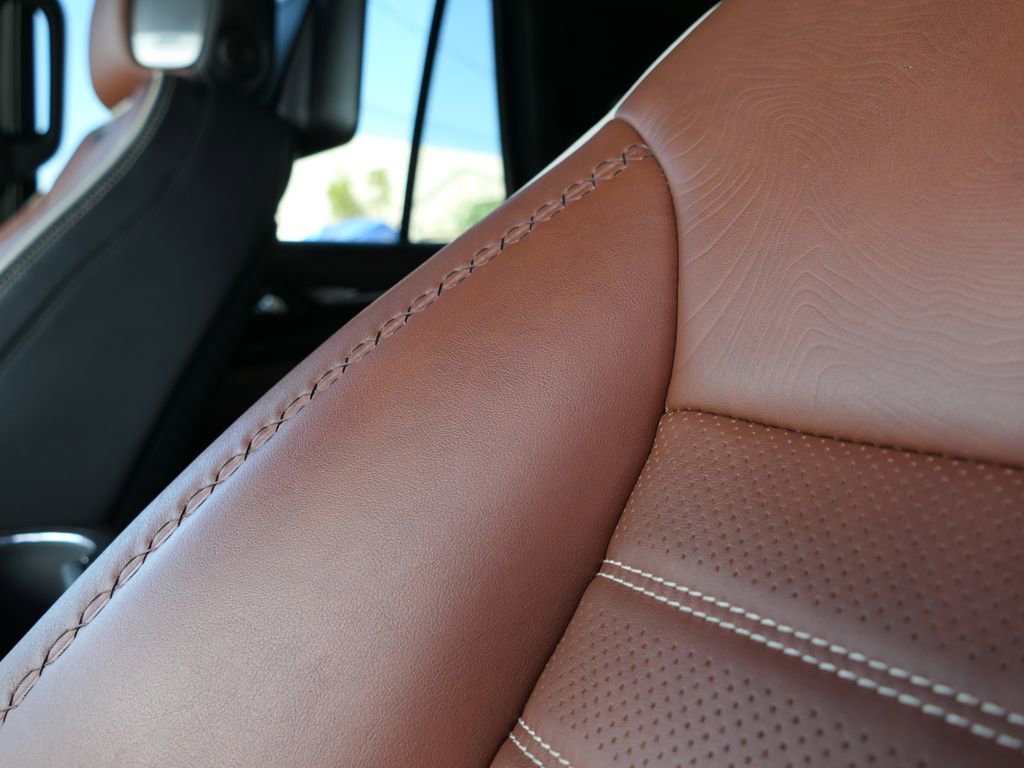 Used 2023 GMC Yukon Denali Ultimate image 10