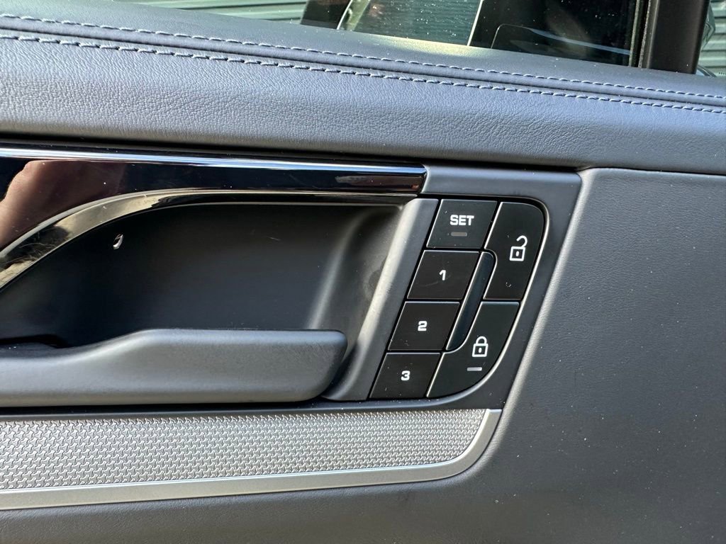 Used 2025 Porsche Cayenne S image 19