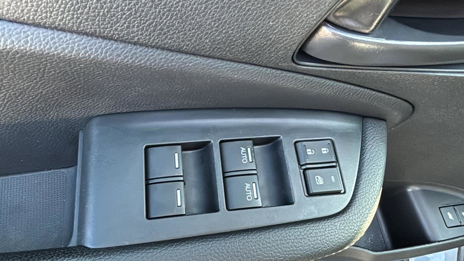 Used 2023 Honda Passport EX-L image 12