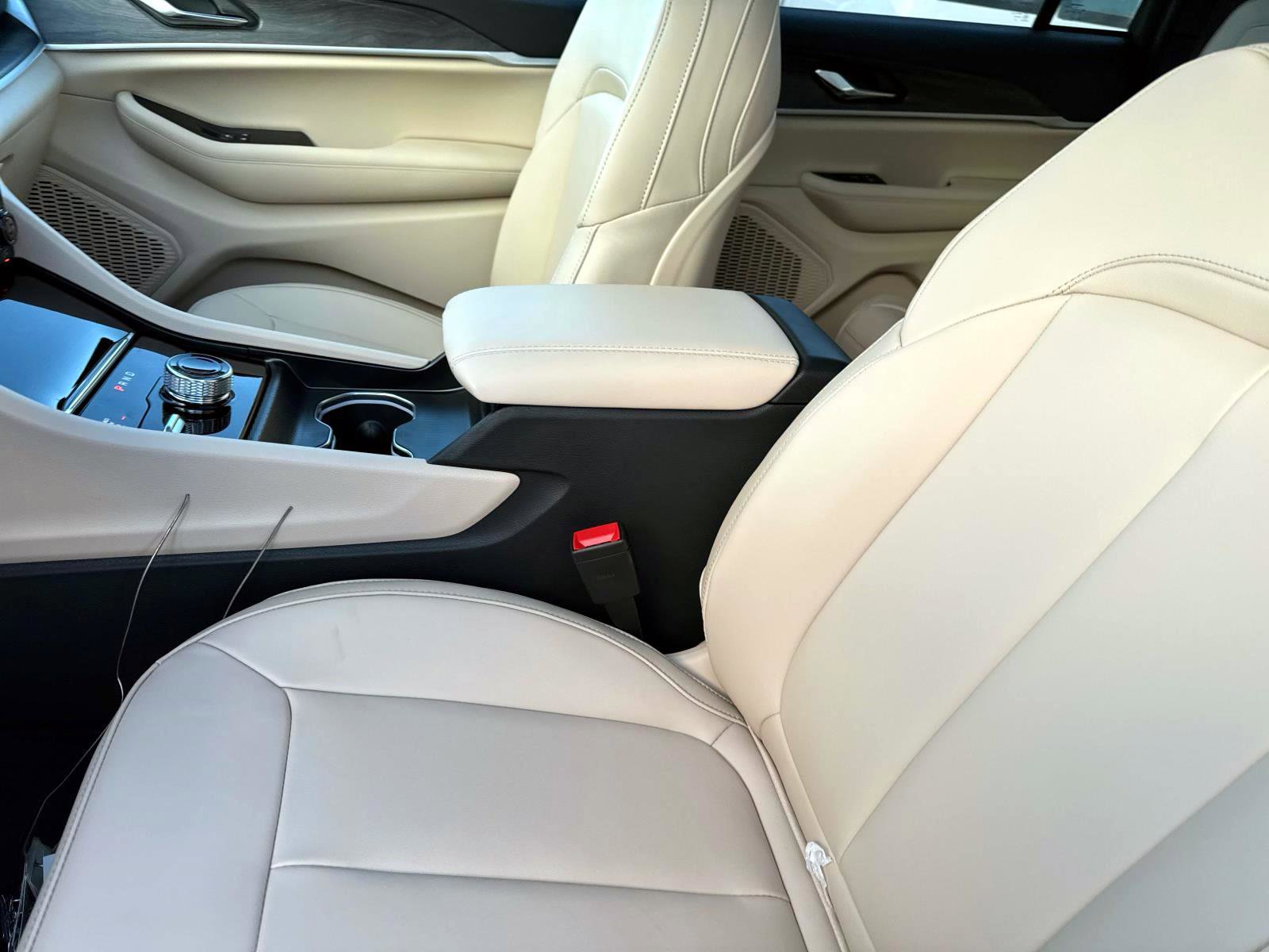 New 2025 Jeep Grand Cherokee Limited image 10