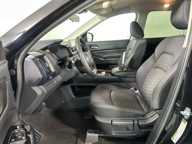 Used 2022 Nissan Pathfinder S image 11