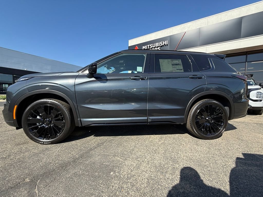 New 2026 Mitsubishi Outlander SEL Black Edition FWD image 7