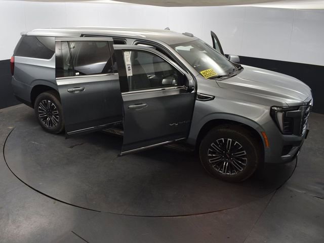 Used 2025 GMC Yukon XL Elevation image 64