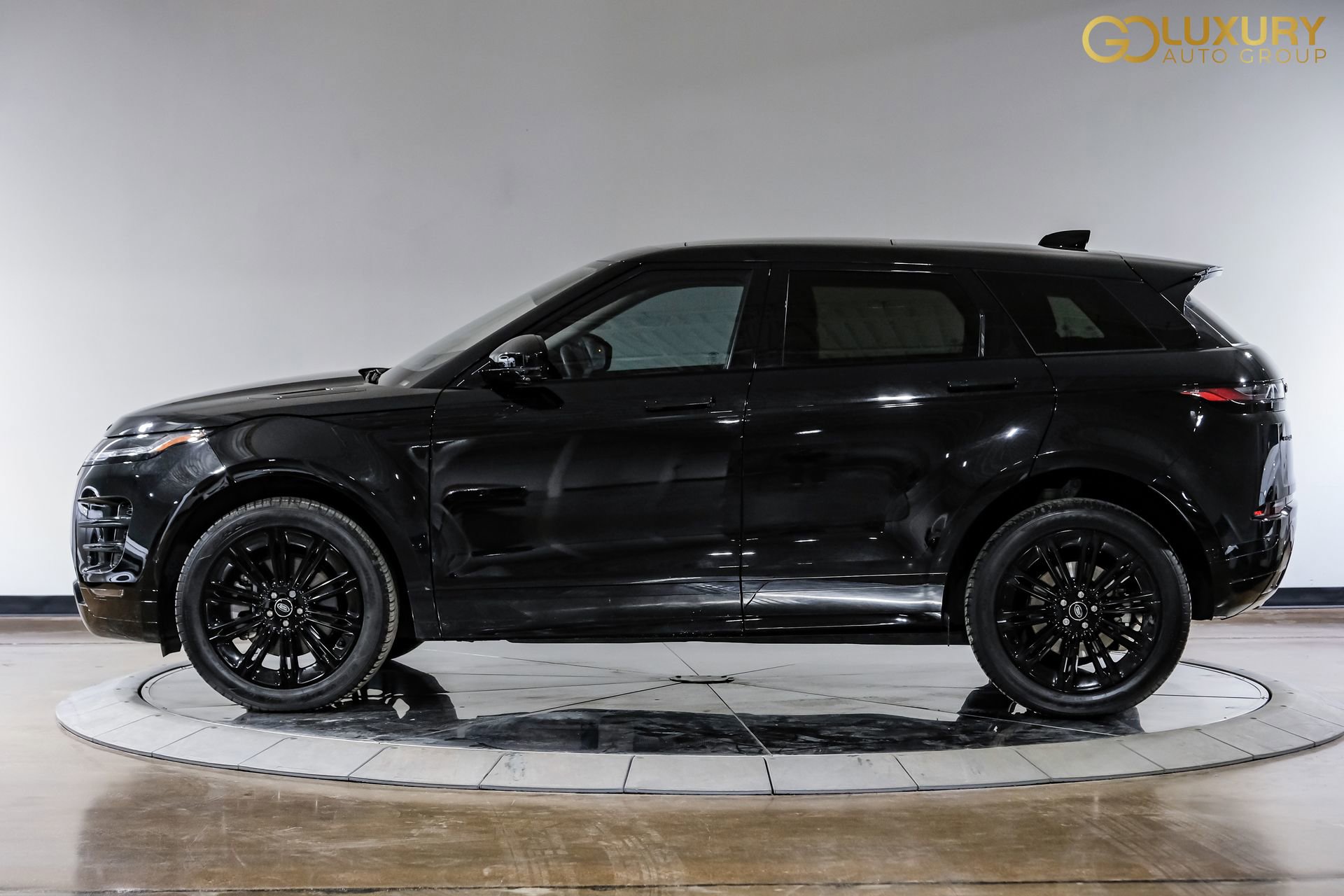 Used 2024 Land Rover Range Rover Evoque Dynamic SE AWD/4WD image 12