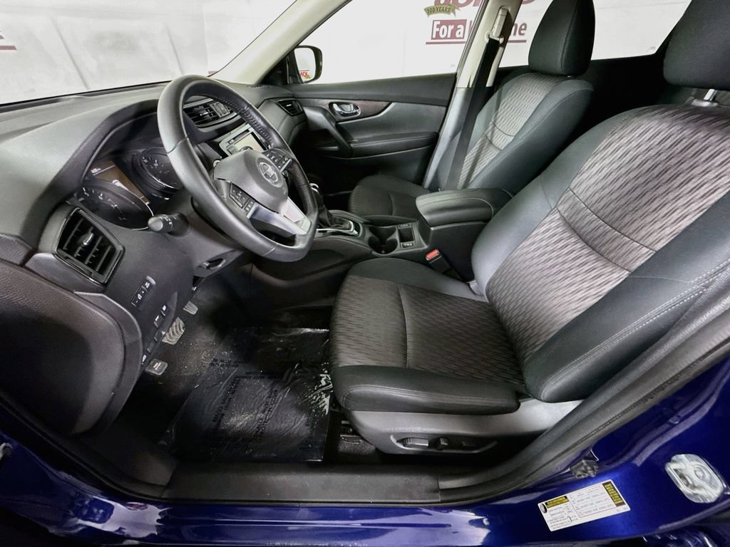 Used 2018 Nissan Rogue SV AWD/4WD image 24
