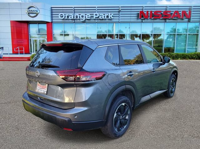 Used 2025 Nissan Rogue SV AWD/4WD image 2