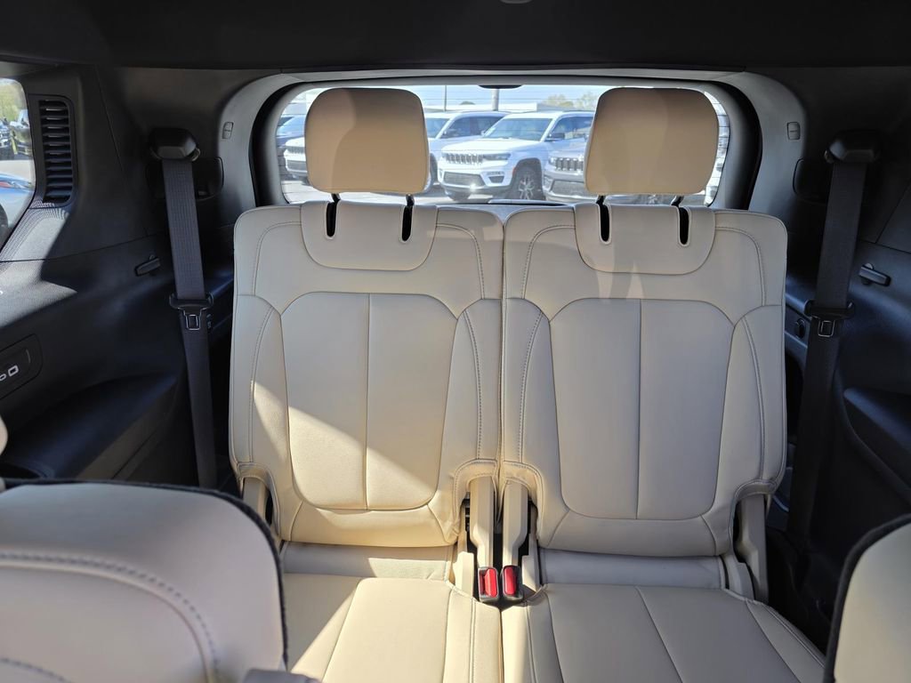 Used 2024 Jeep Grand Cherokee L Limited image 30
