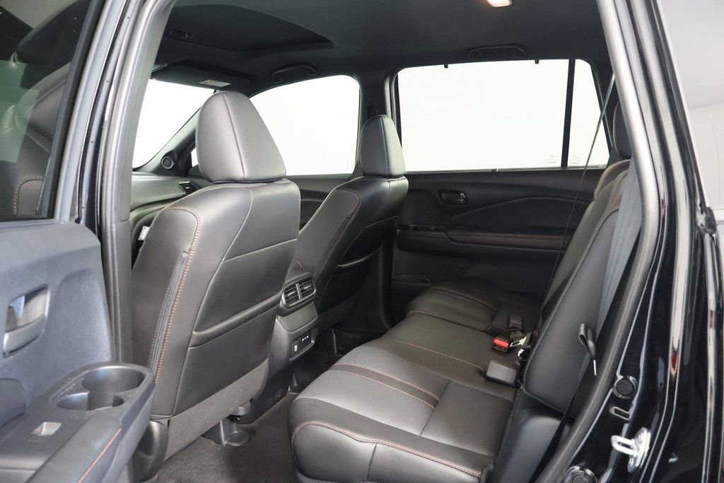 Used 2025 Honda Passport TrailSport image 11