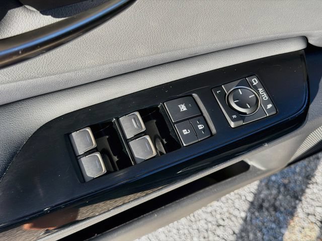 Used 2024 Lexus ES 300h F Sport w/ Accessory Package (Z2) FWD image 22