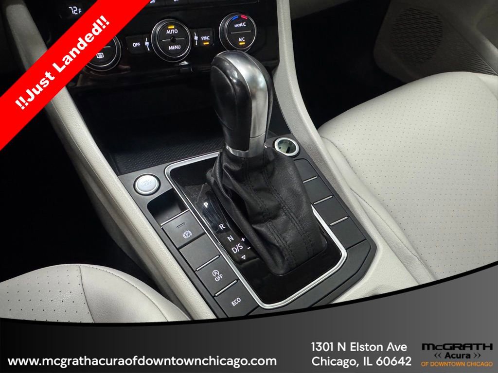 Used 2019 Volkswagen Jetta SE w/ Cold Weather Package image 27