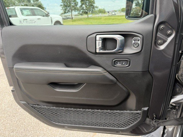 Used 2026 Jeep Wrangler Unlimited Sahara AWD/4WD image 13