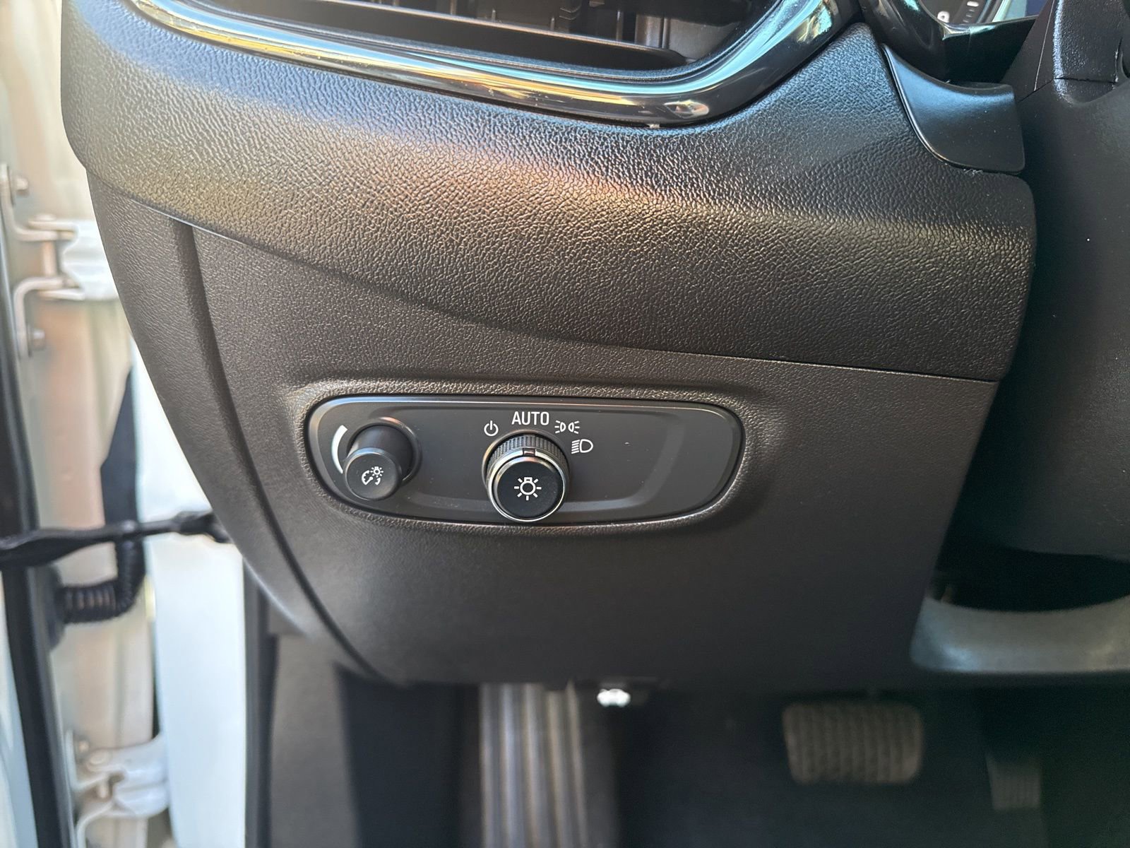 Used 2024 Chevrolet Equinox RS w/ RS Leather Package AWD/4WD image 15