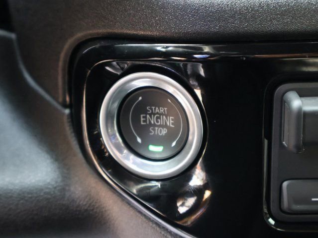 Used 2025 GMC Sierra 2500 SLT AWD/4WD image 37
