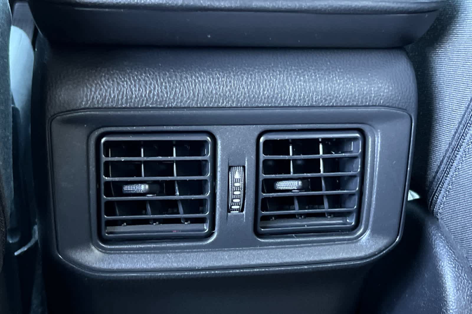 Certified 2022 Toyota RAV4 LE AWD/4WD image 14
