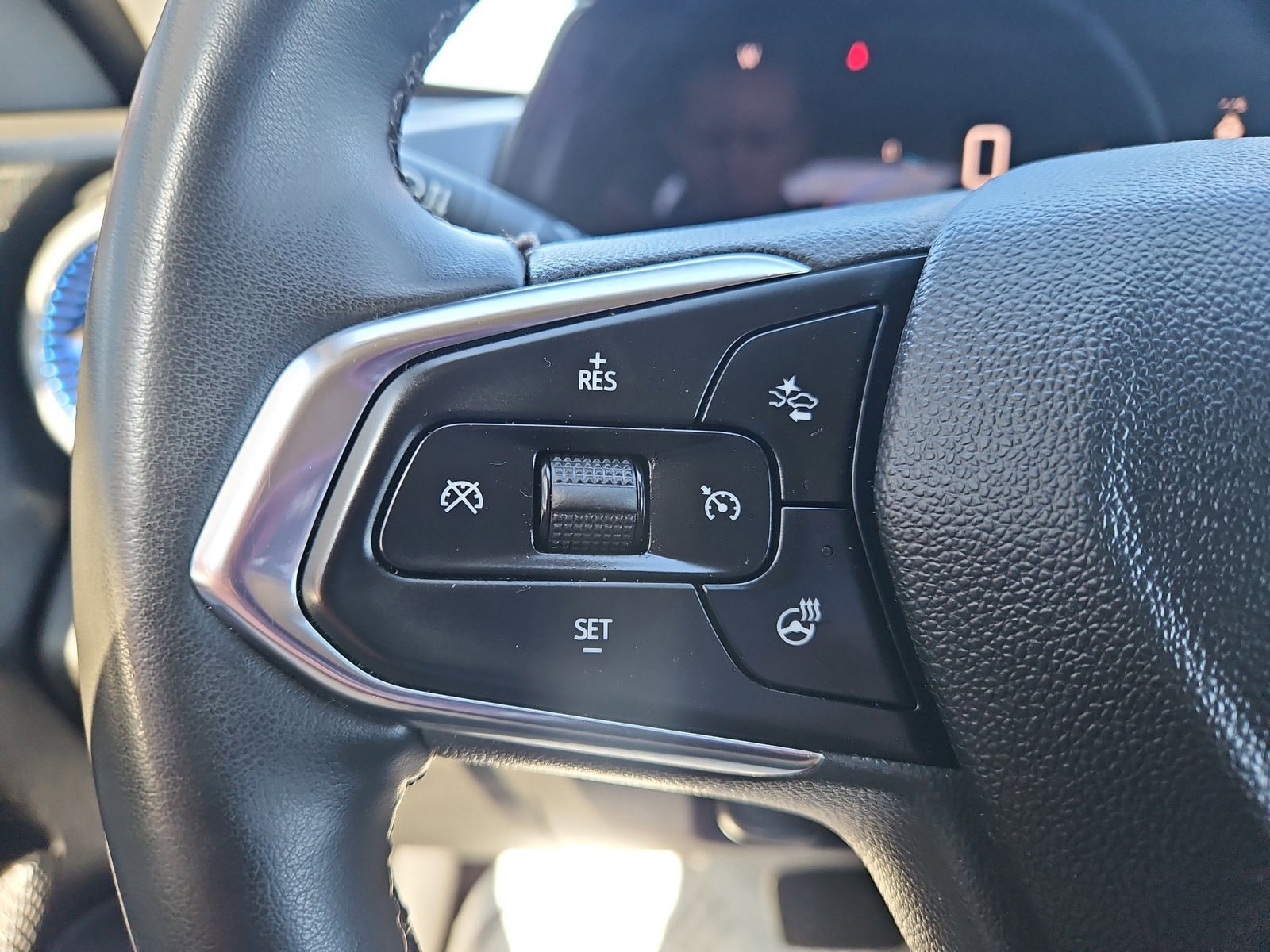 Used 2024 Chevrolet Trax LT w/ Driver Confidence Package FWD image 11