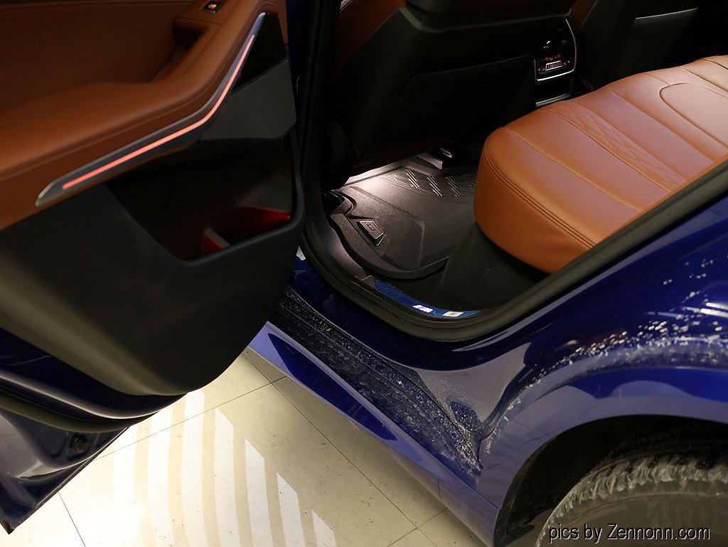 Certified 2025 BMW X5 M60i w/ Executive Package image 31