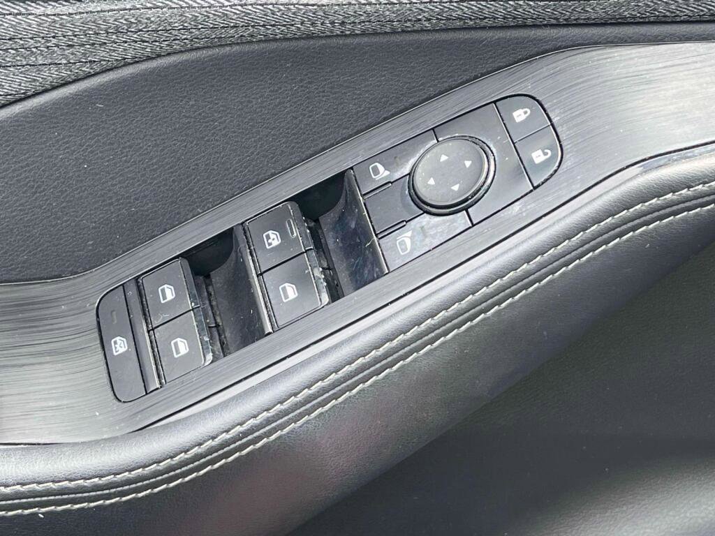 Used 2023 Nissan Rogue SV AWD/4WD image 28