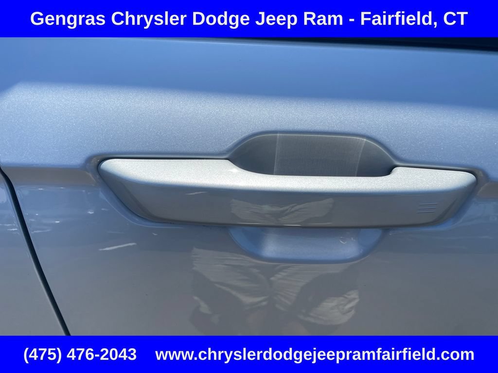 Certified 2024 Jeep Grand Cherokee Altitude AWD/4WD image 11