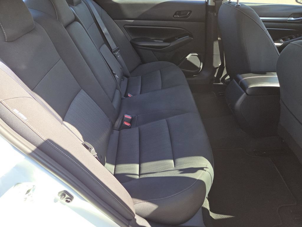 Used 2023 Nissan Altima 2.5 SV FWD image 16