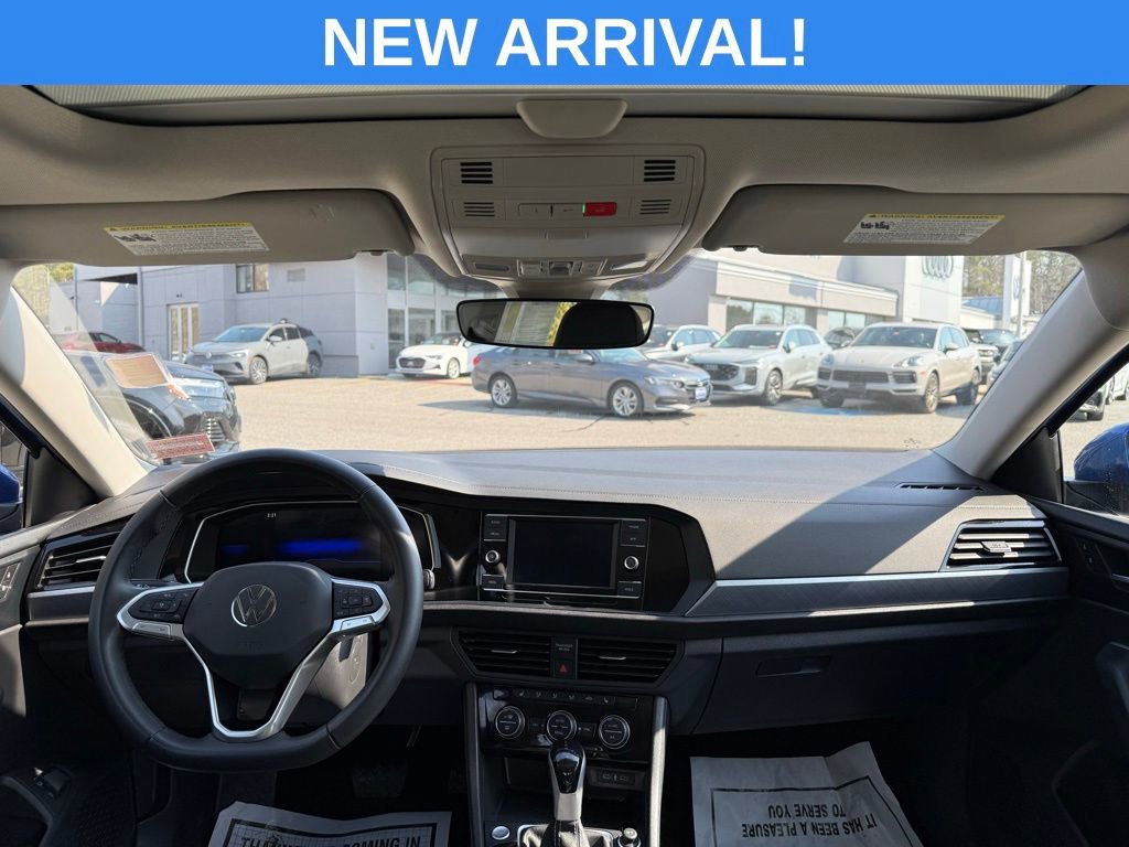 Used 2024 Volkswagen Jetta SE image 28
