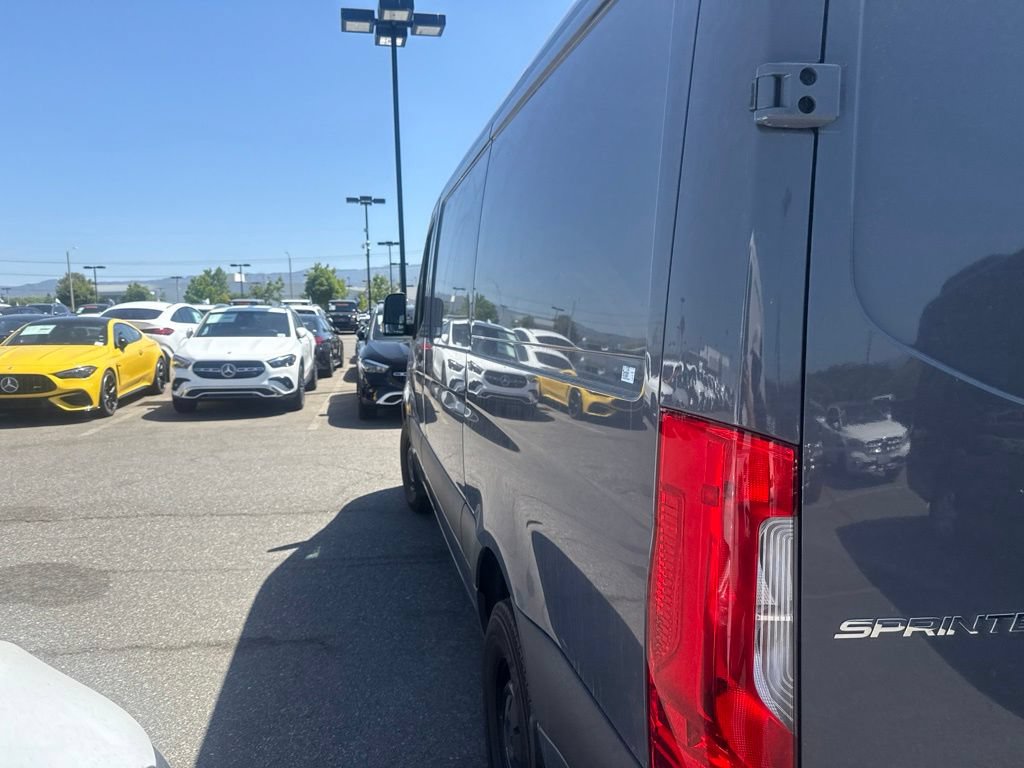 Used 2025 Mercedes-Benz Sprinter 2500 image 7