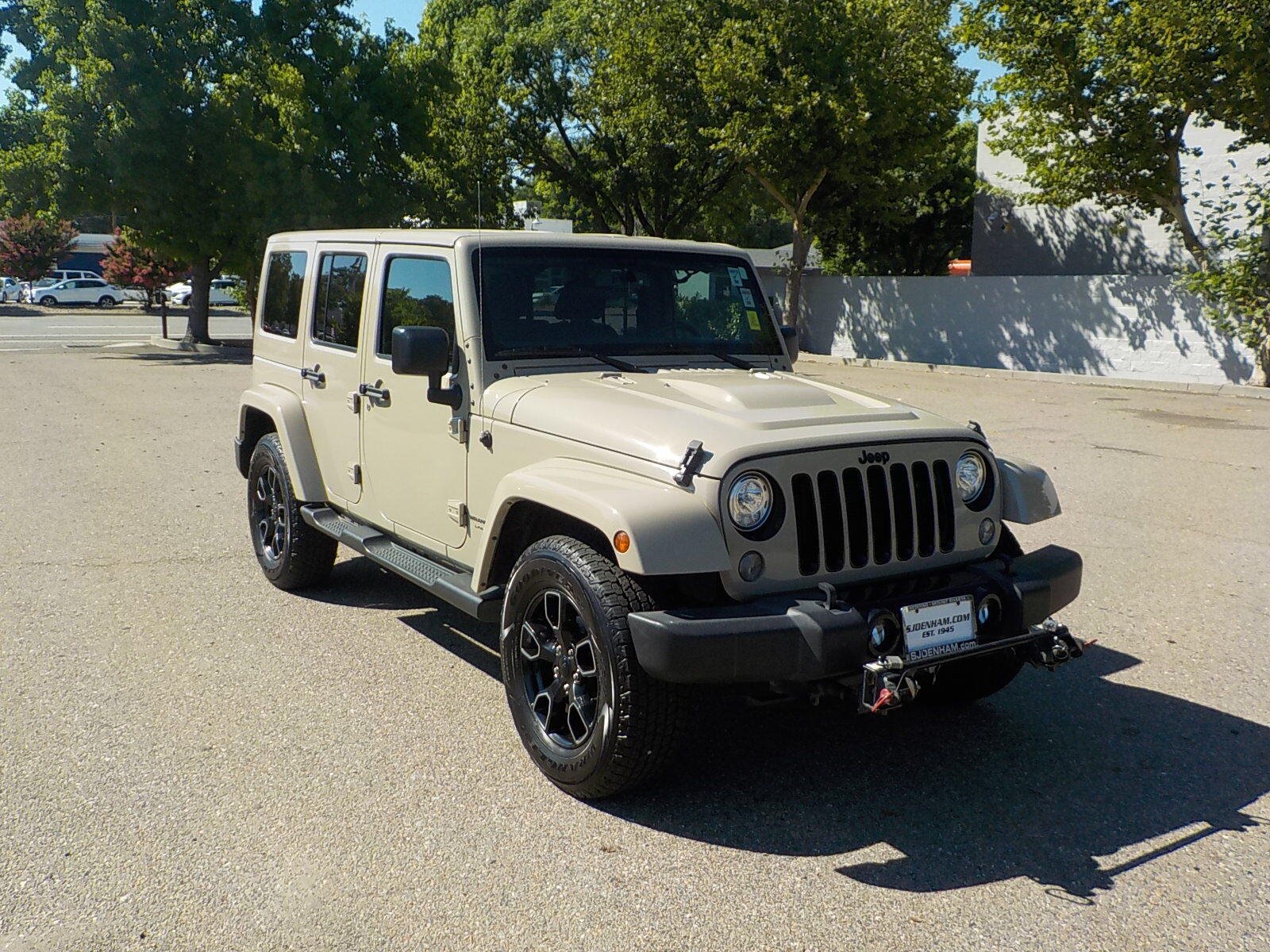 Used 2018 Jeep Wrangler Unlimited Sahara AWD/4WD image 3