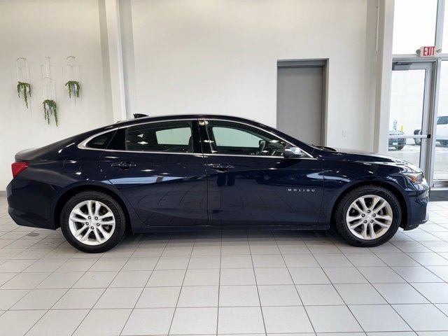 Used 2017 Chevrolet Malibu Hybrid image 34