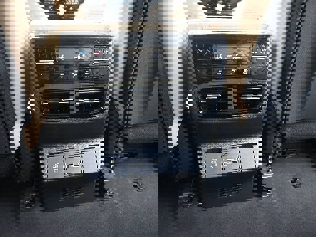 Used 2023 Acura MDX FWD w/ Technology Package image 15