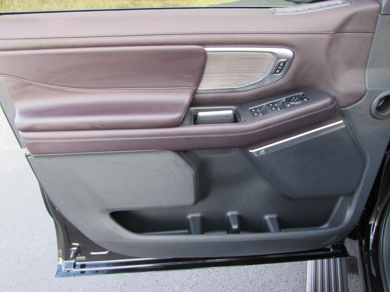 New 2025 Ford Expedition Platinum w/ Platinum Ultimate Package image 11