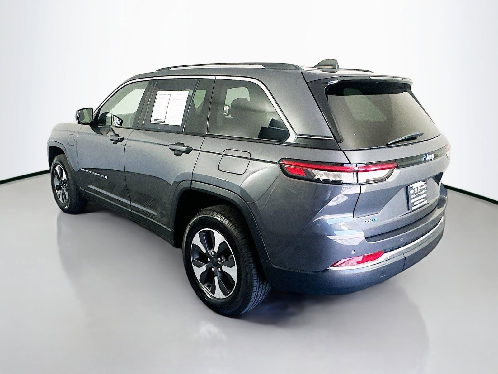 Used 2022 Jeep Grand Cherokee Limited 4xe AWD/4WD image 5