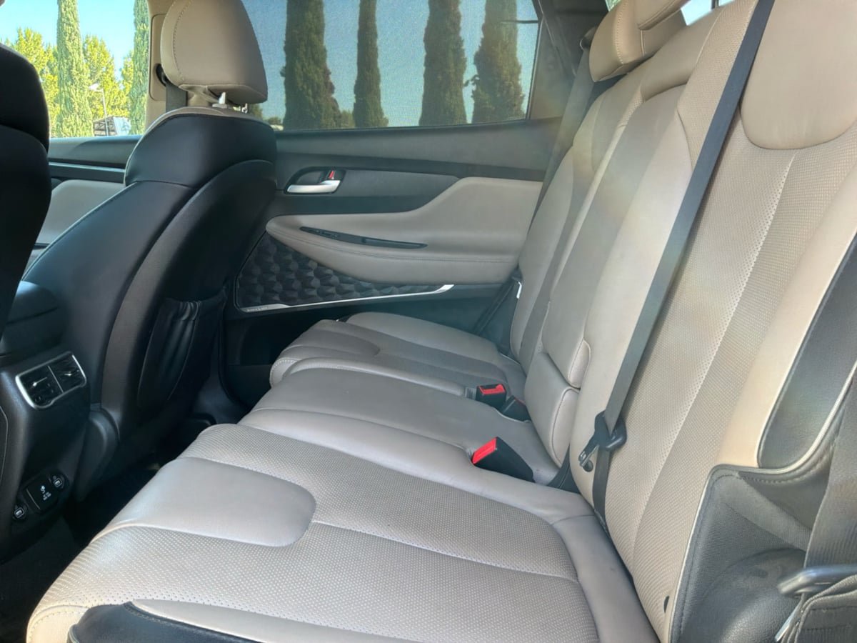 Used 2023 Hyundai Santa Fe Limited AWD/4WD image 19
