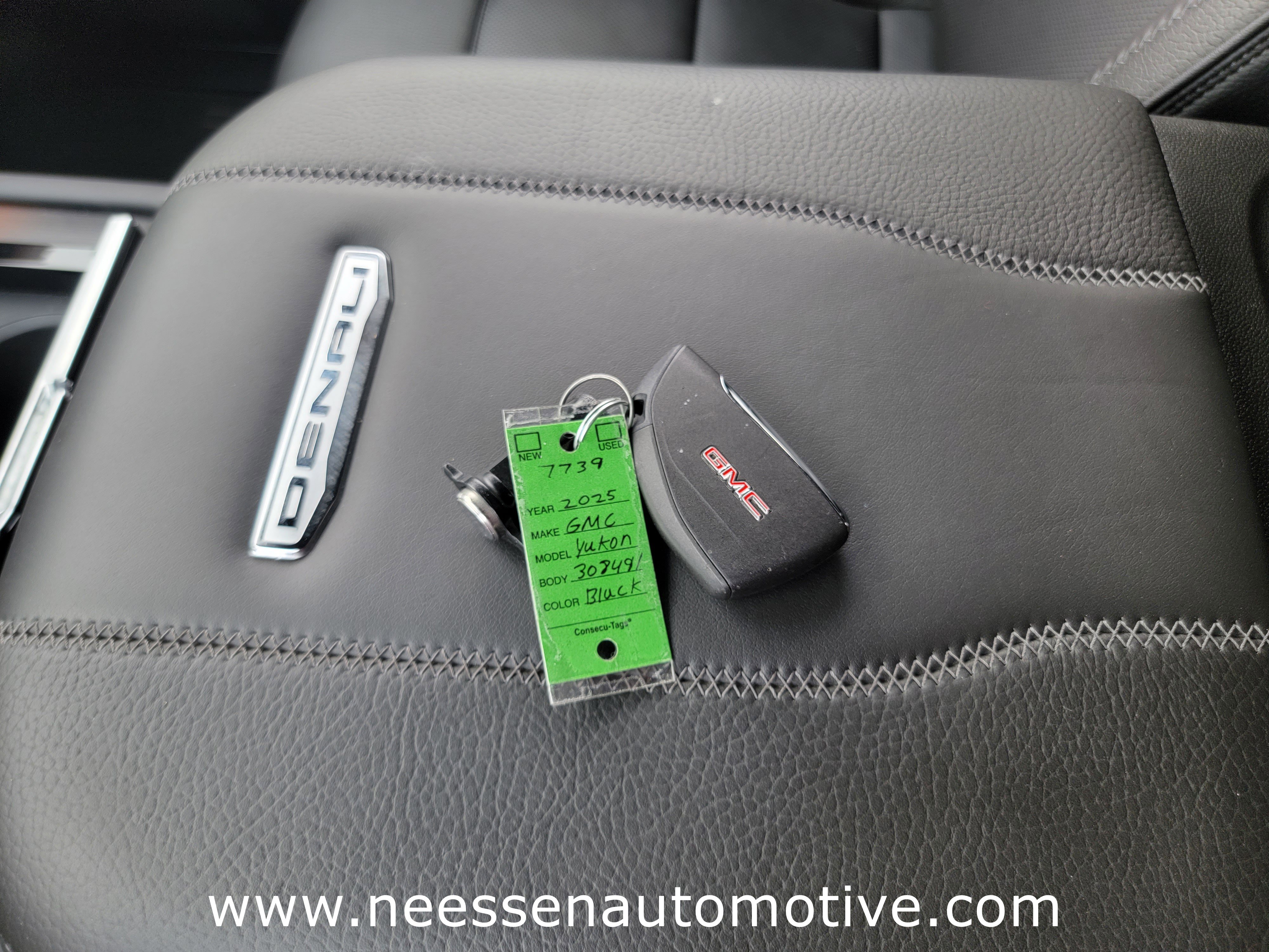 Used 2025 GMC Yukon Denali AWD/4WD image 43