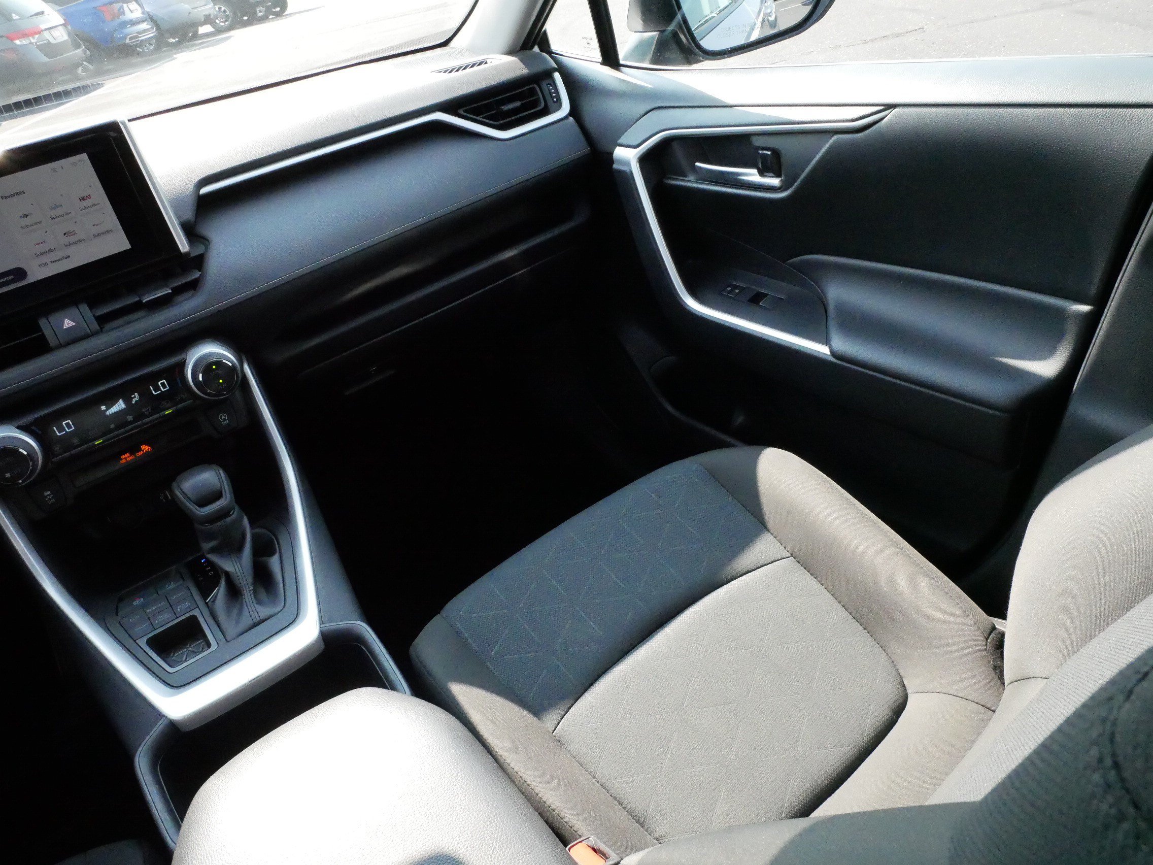 Certified 2025 Toyota RAV4 XLE AWD/4WD image 11