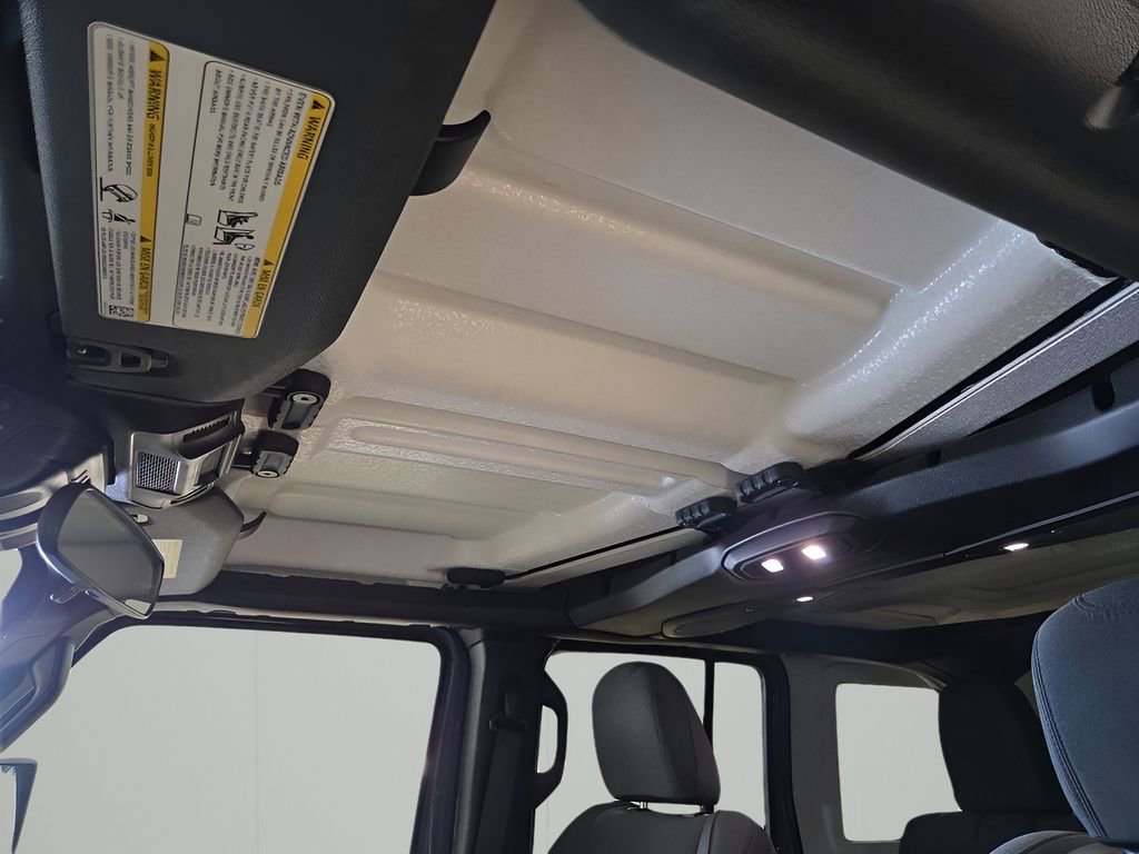 Used 2024 Jeep Wrangler Unlimited Rubicon image 20