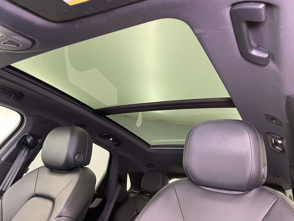 Used 2024 Porsche Cayenne image 18