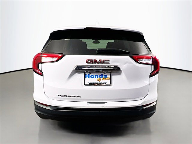 Used 2024 GMC Terrain SLE image 21