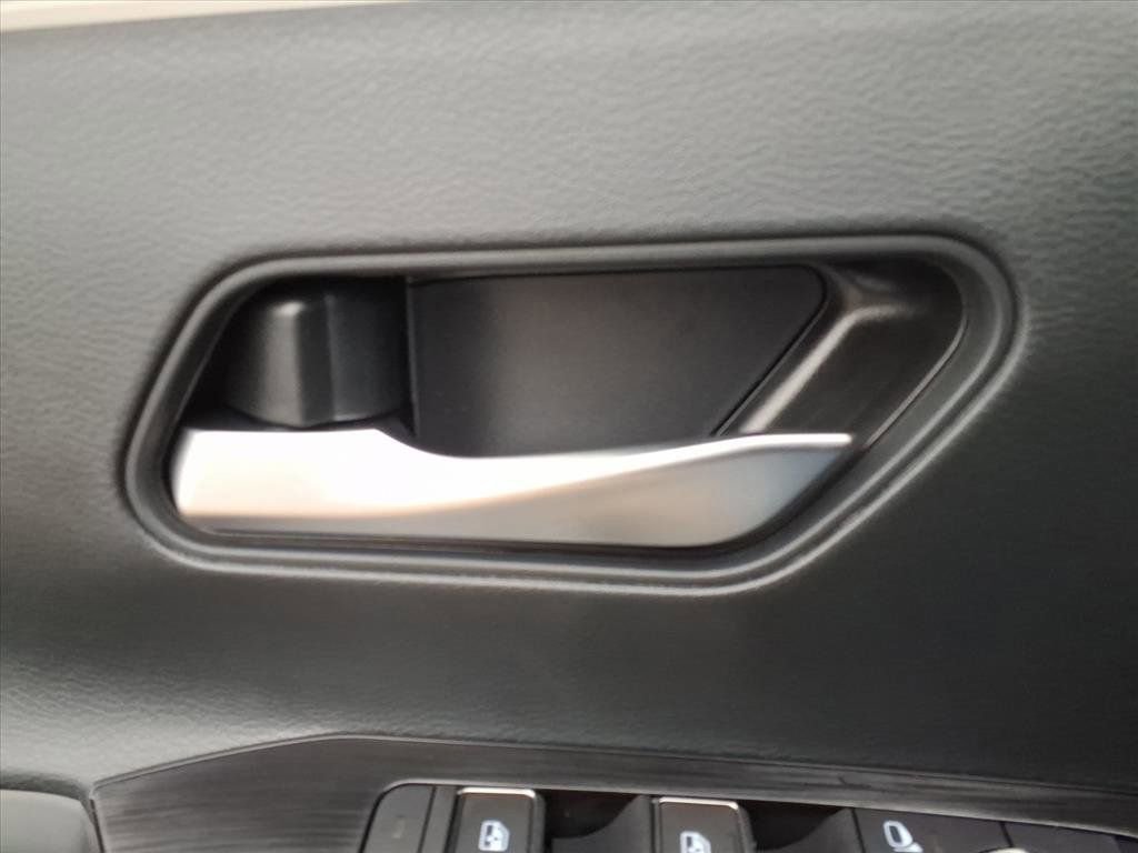 New 2026 Nissan Kicks SR image 17