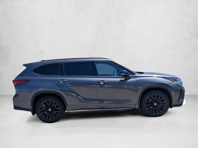 Used 2023 Toyota Highlander XSE FWD image 4