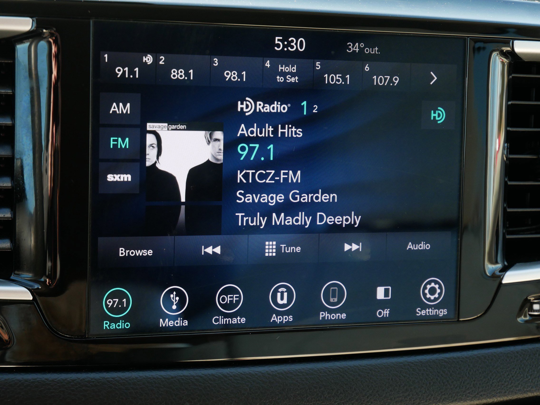 Used 2018 Chrysler Pacifica Touring Plus image 22