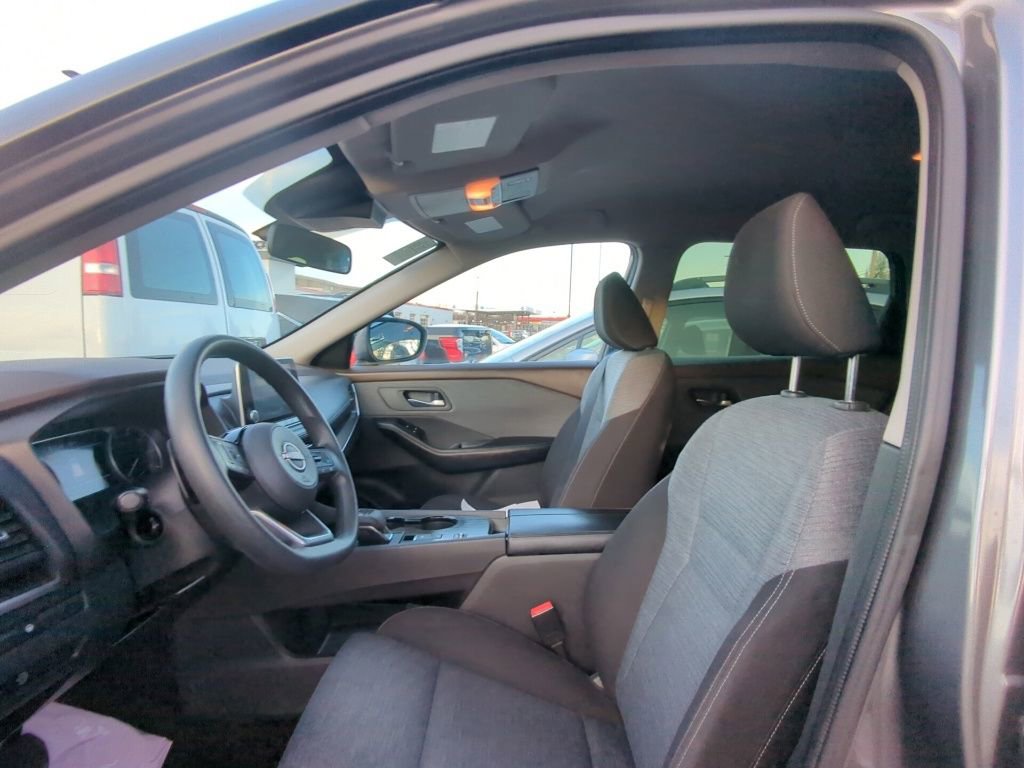 Used 2023 Nissan Rogue SV image 6