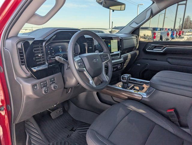 Used 2025 Chevrolet Silverado 1500 LT Trail Boss w/ Convenience Package II image 12