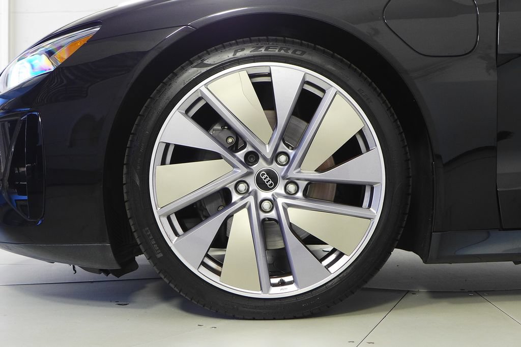 Used 2022 Audi e-tron GT Premium Plus AWD/4WD image 5