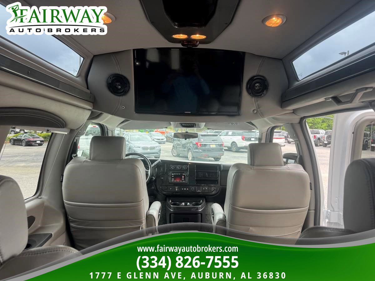 Used 2017 GMC Savana 2500 RWD image 27