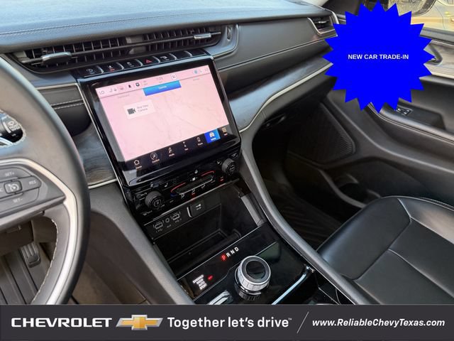 Used 2023 Jeep Grand Cherokee Limited w/ Black Appearance Package AWD/4WD image 18